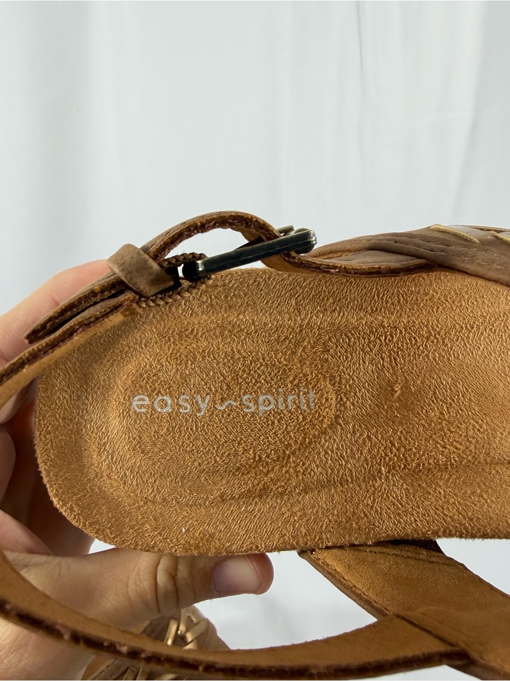 NWT Easy Spirit Women's Size 9 Brown T-strap Sandals with Gold Accent - Picture 2 of 7